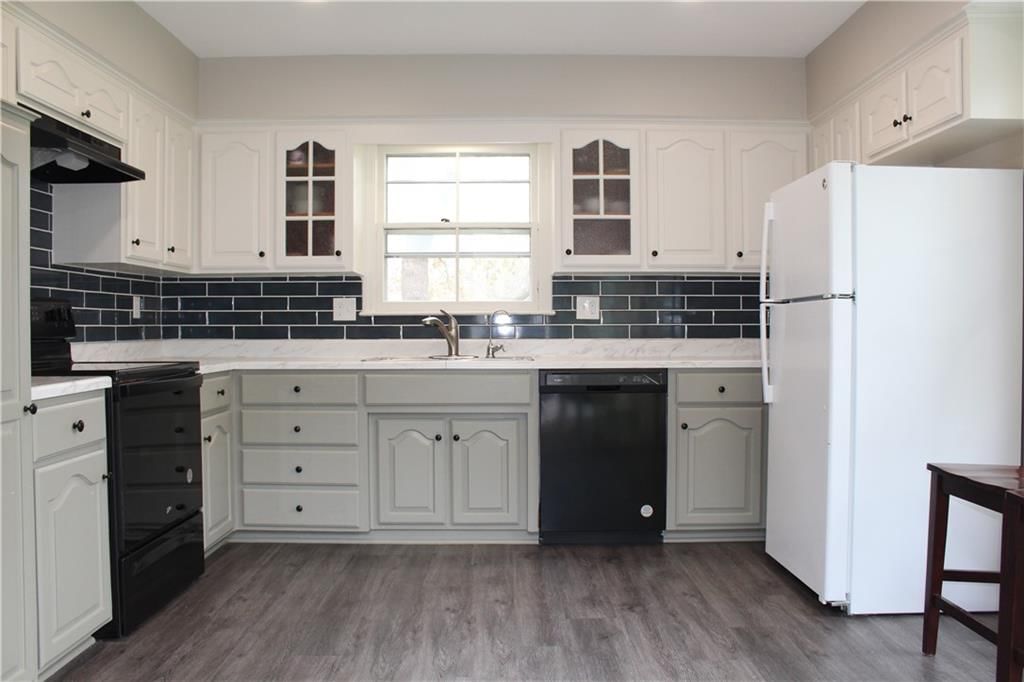 10921 W 98th Street — photo 5