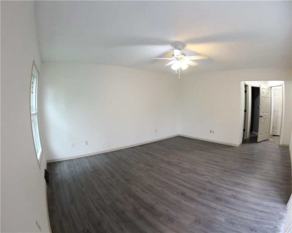 10921 W 98th Street — photo 13