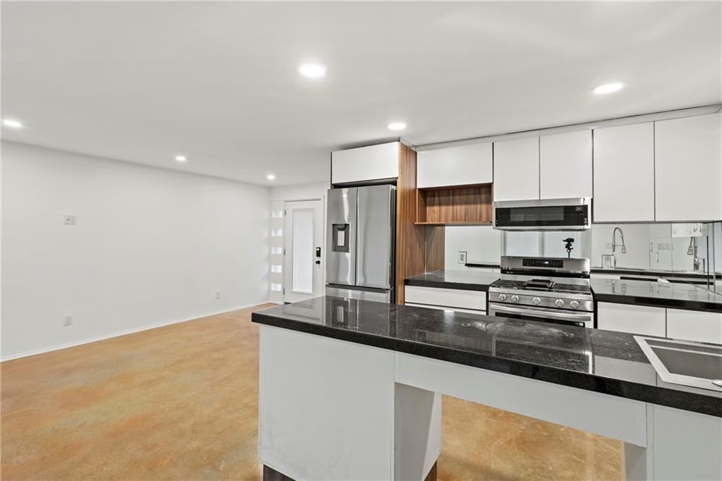 4011 S Minnie Street — photo 6