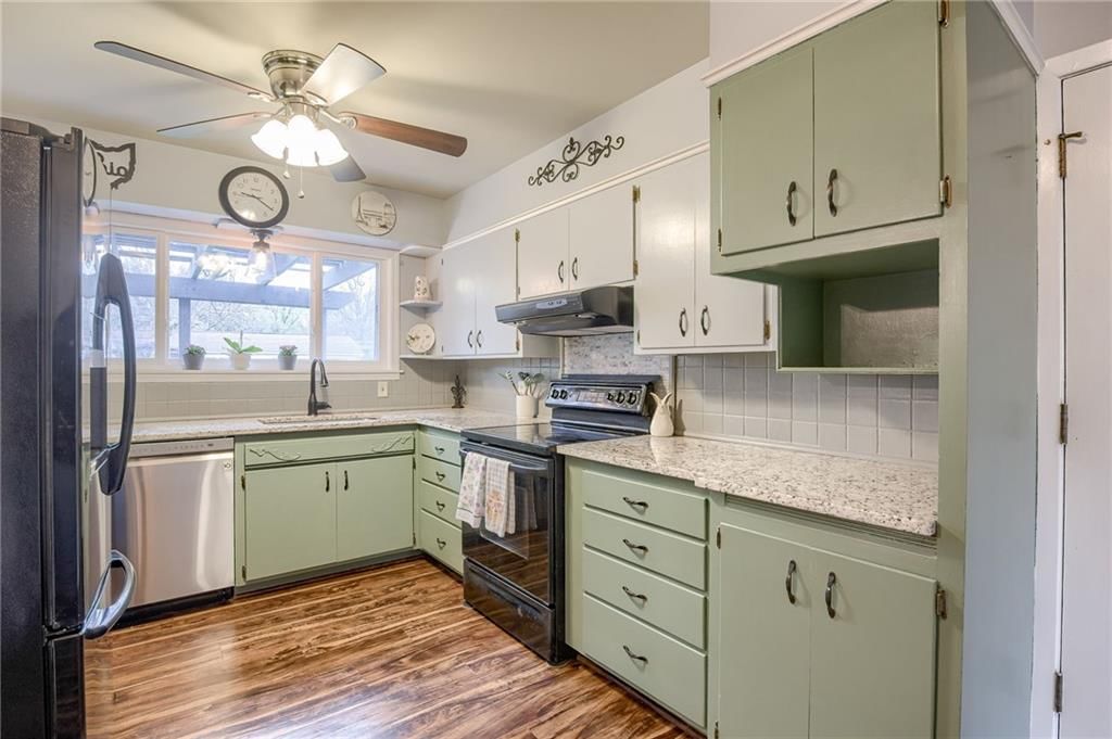 6917 W 65th Terrace — photo 8