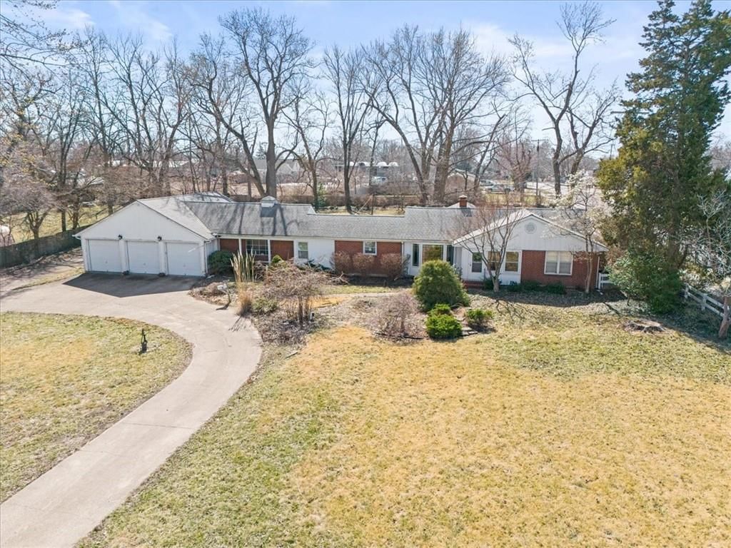 6909 W 82nd Street — photo 1