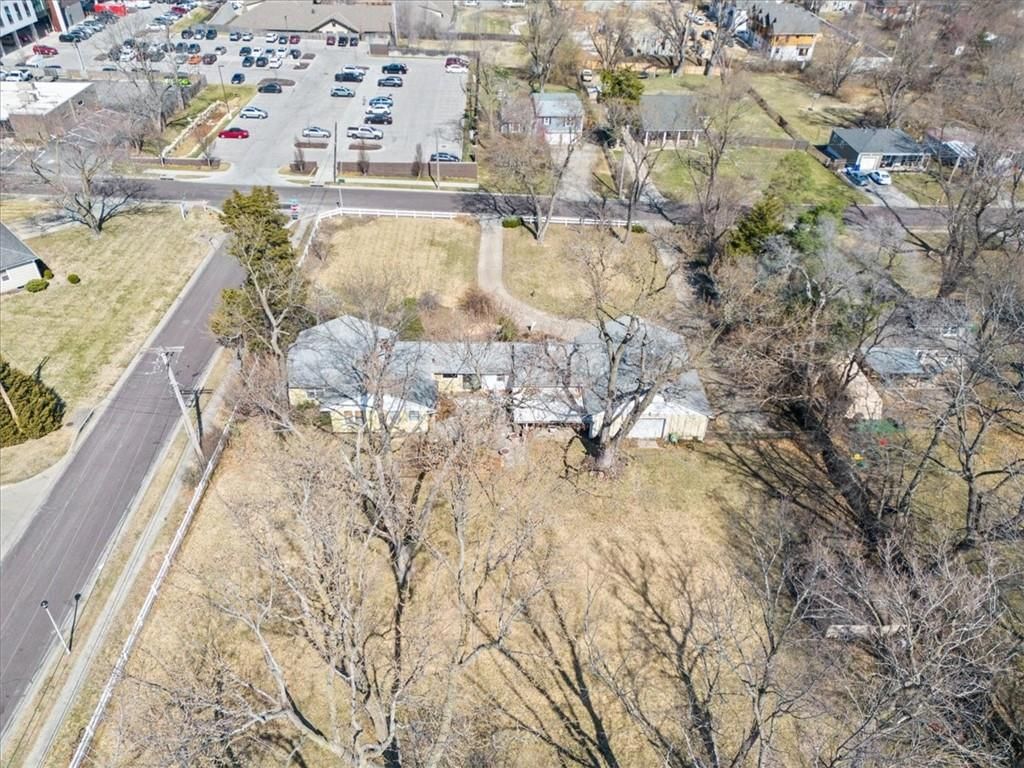 6909 W 82nd Street — photo 3