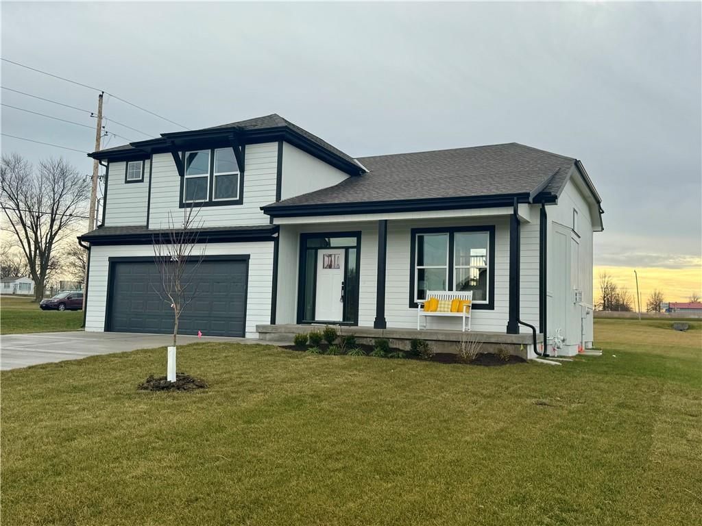 15501 Lakeside Drive, Basehor, KS