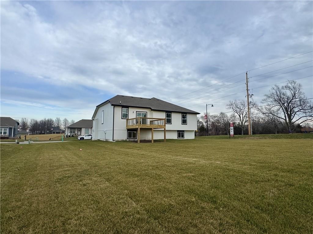 15501 Lakeside Drive — photo 3