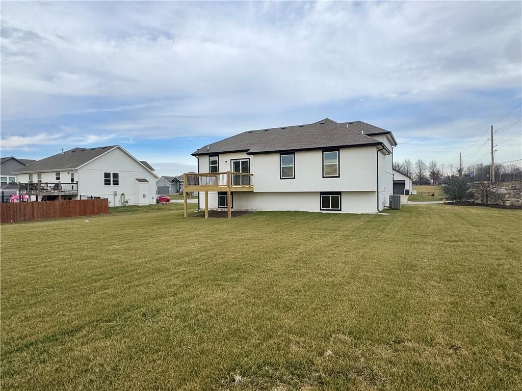 15501 Lakeside Drive — photo 4