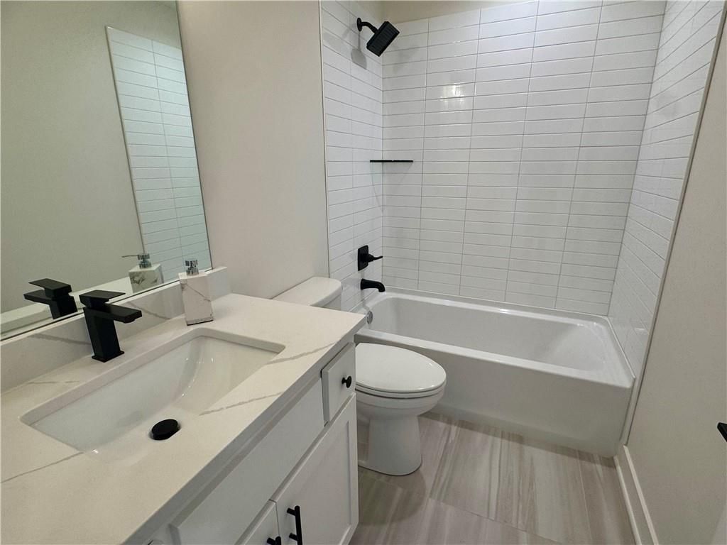 15501 Lakeside Drive — photo 32