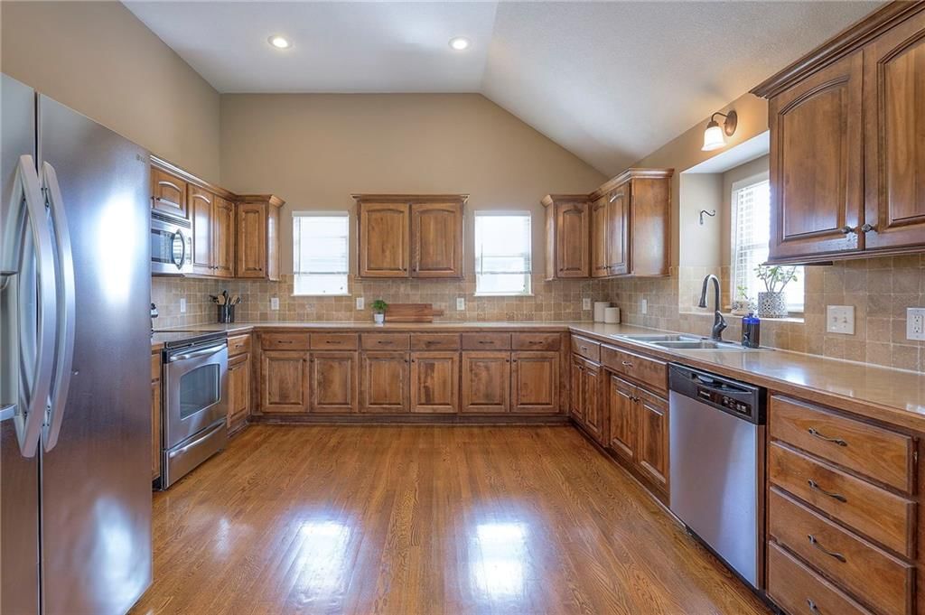 9720 N Donnelly Avenue — photo 9
