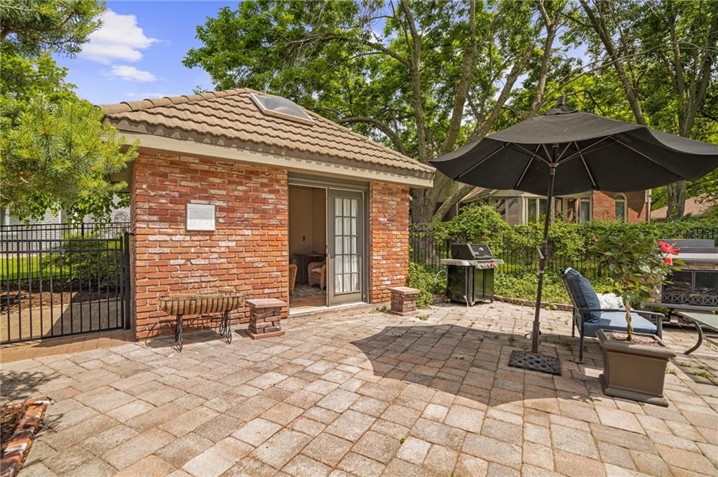 3705 W 119 Terrace — photo 58