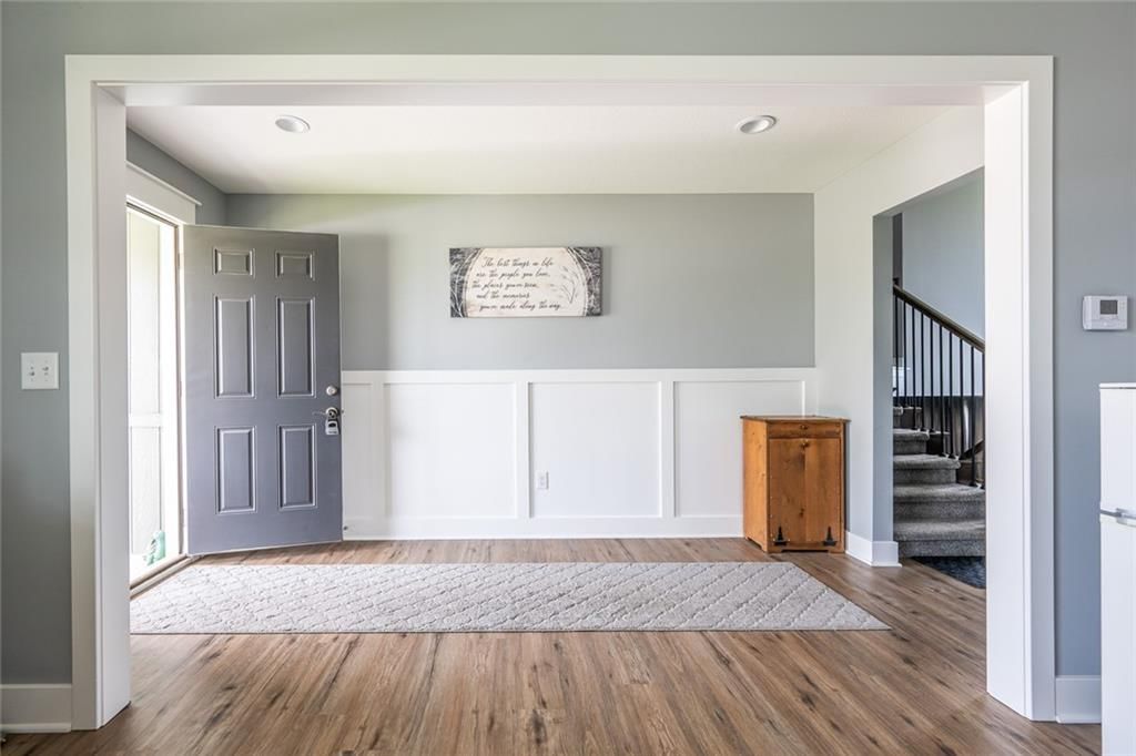 985 Sicklebar Drive — photo 8