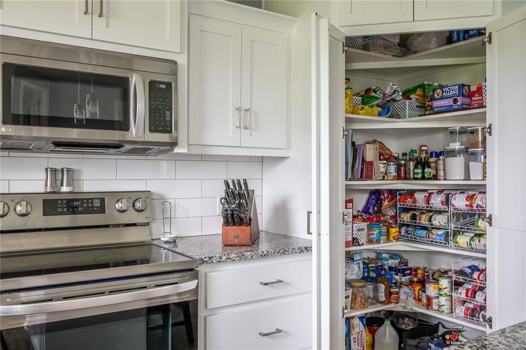 985 Sicklebar Drive — photo 17