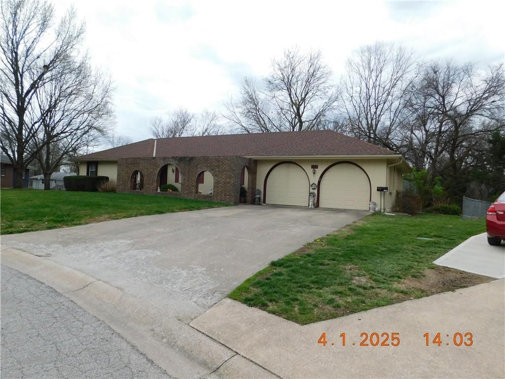 1208 Chapel Drive — photo 4