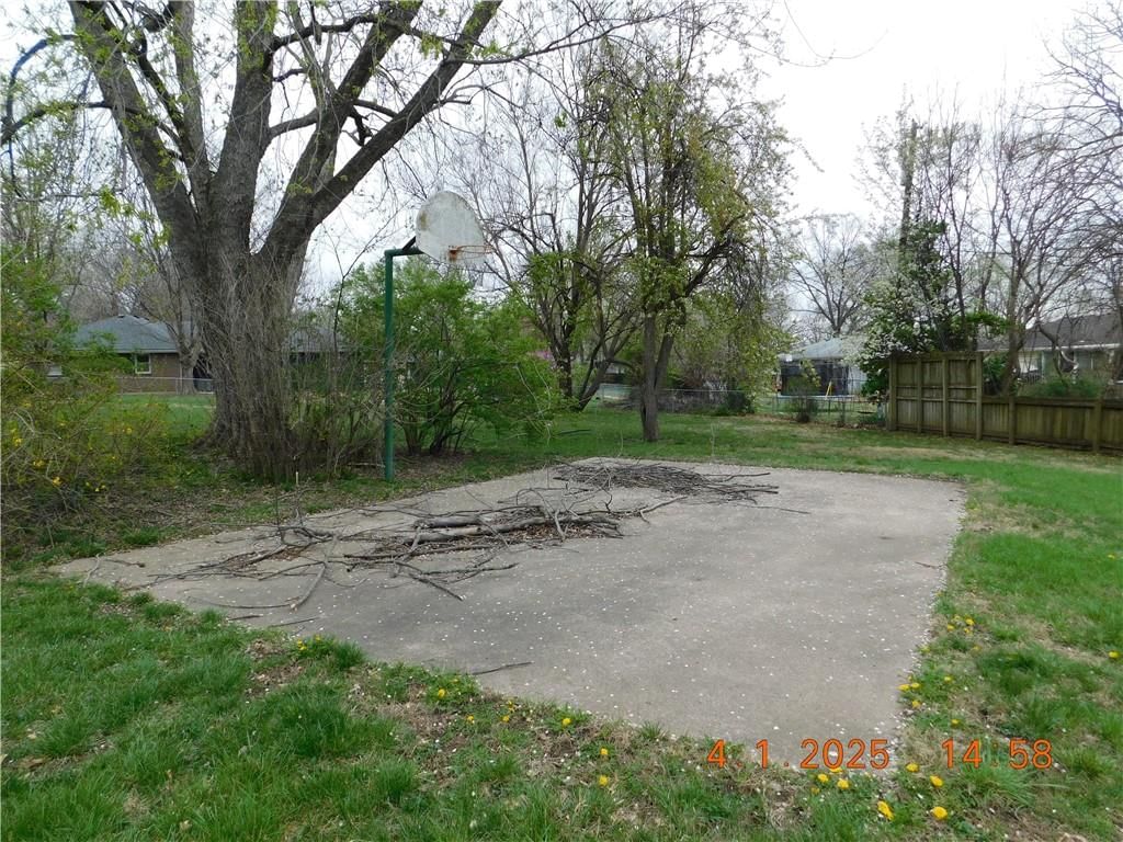 1208 Chapel Drive — photo 8