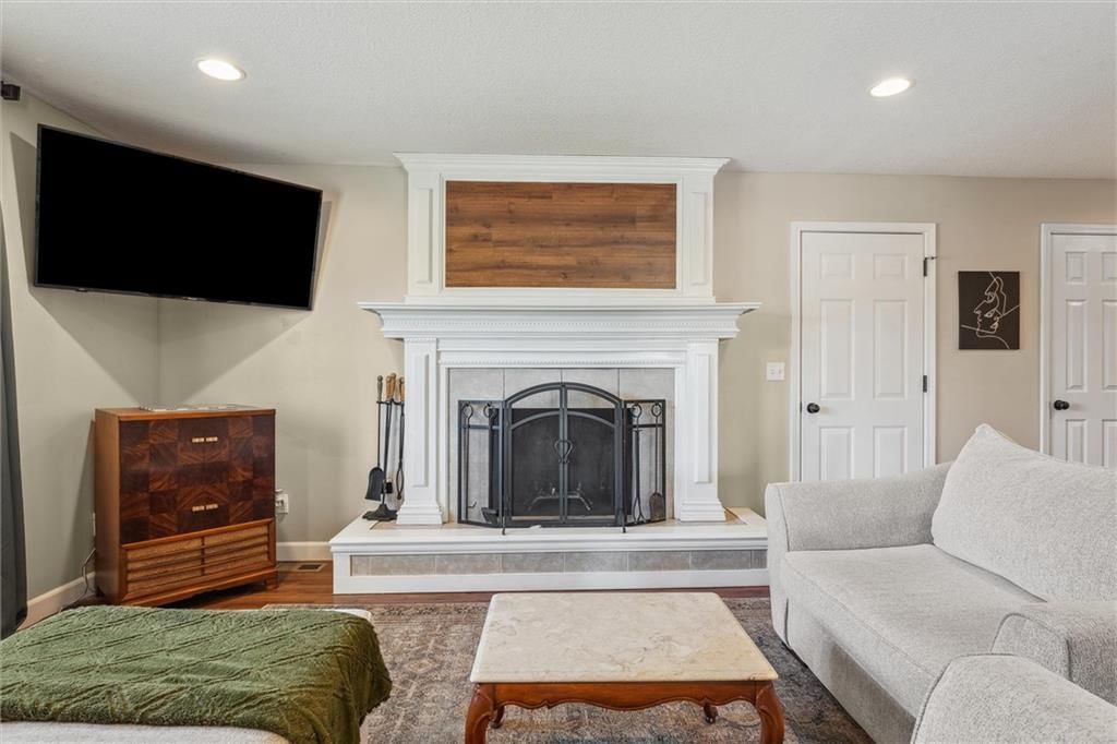 2550 S 45th Terrace — photo 5