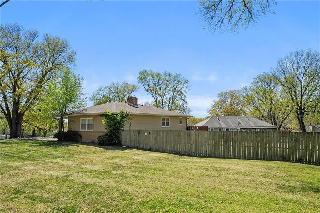 2550 S 45th Terrace — photo 34