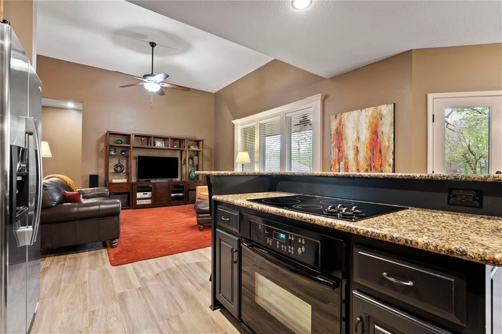 5246 N Walnut Street — photo 6