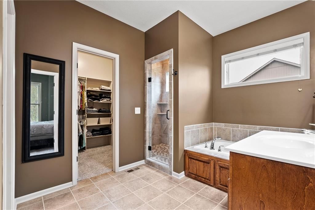 5246 N Walnut Street — photo 13
