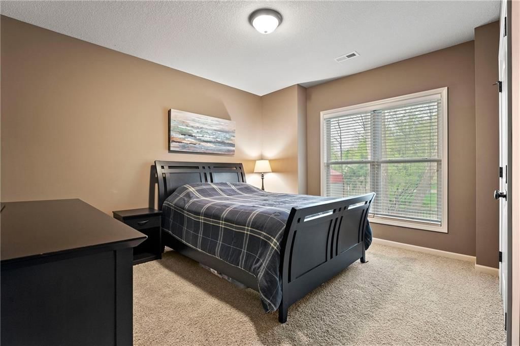 5246 N Walnut Street — photo 22