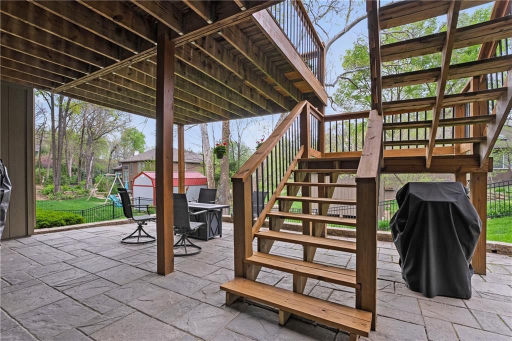 5246 N Walnut Street — photo 28
