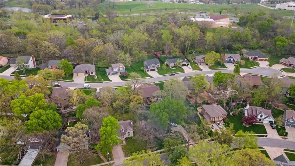 5246 N Walnut Street — photo 32