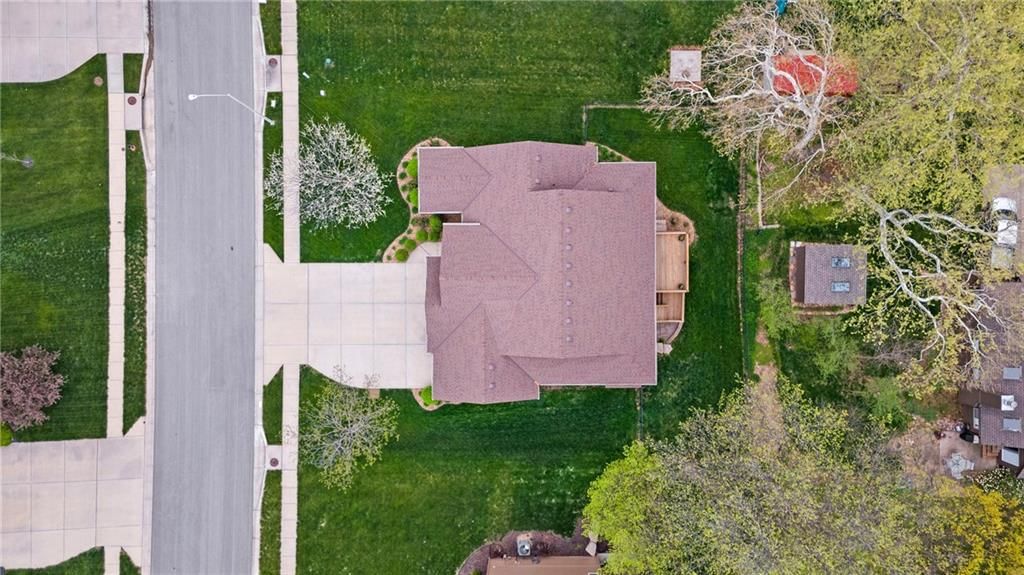 5246 N Walnut Street — photo 33