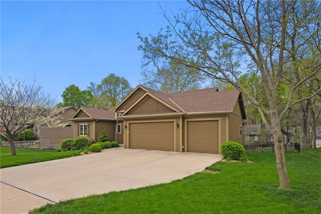 5246 N Walnut Street — photo 34