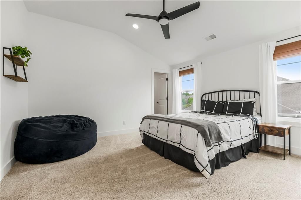 16205 Melrose Street — photo 32