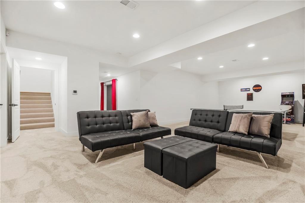 16205 Melrose Street — photo 38