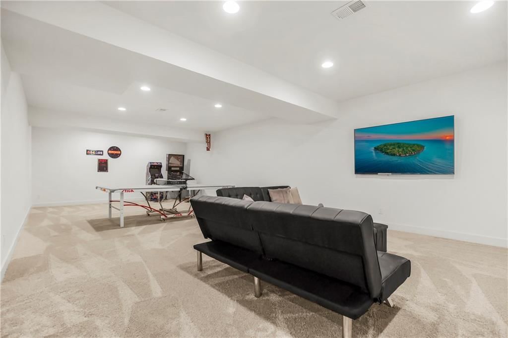 16205 Melrose Street — photo 39