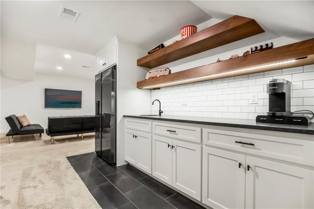16205 Melrose Street — photo 41