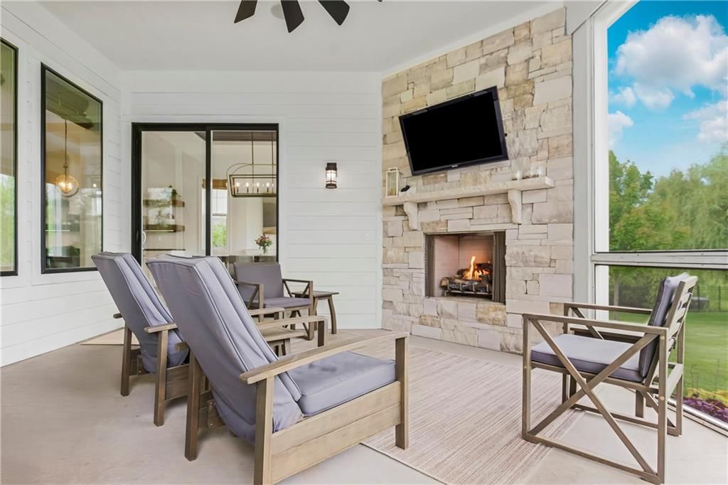 16205 Melrose Street — photo 49