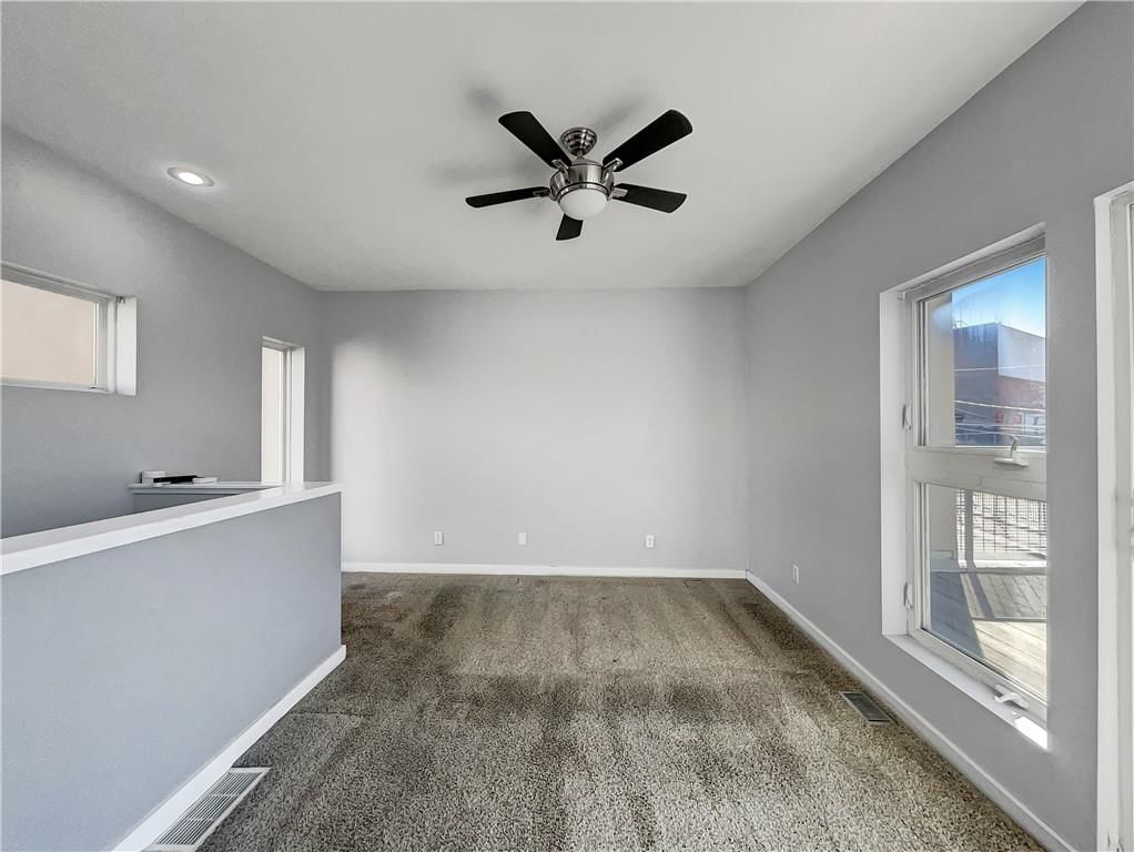 Photo 5 of 20 - 588 W 40th Street