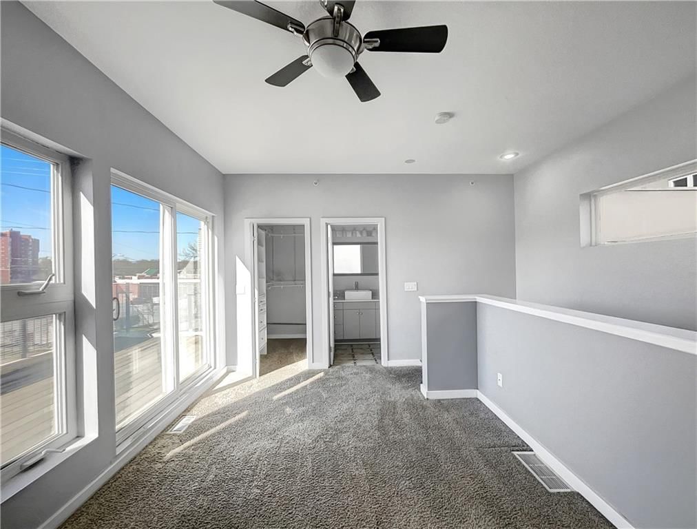 Photo 12 of 20 - 588 W 40th Street