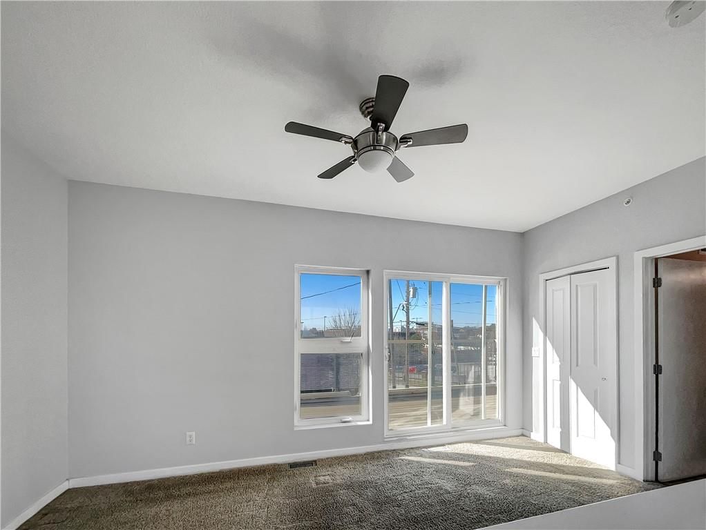 Photo 13 of 20 - 588 W 40th Street