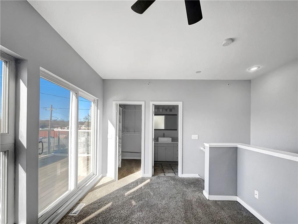 Photo 15 of 20 - 588 W 40th Street