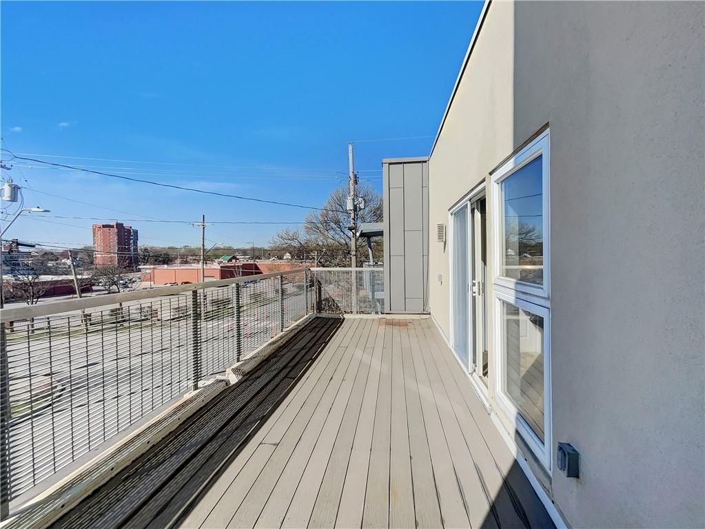 Photo 16 of 20 - 588 W 40th Street