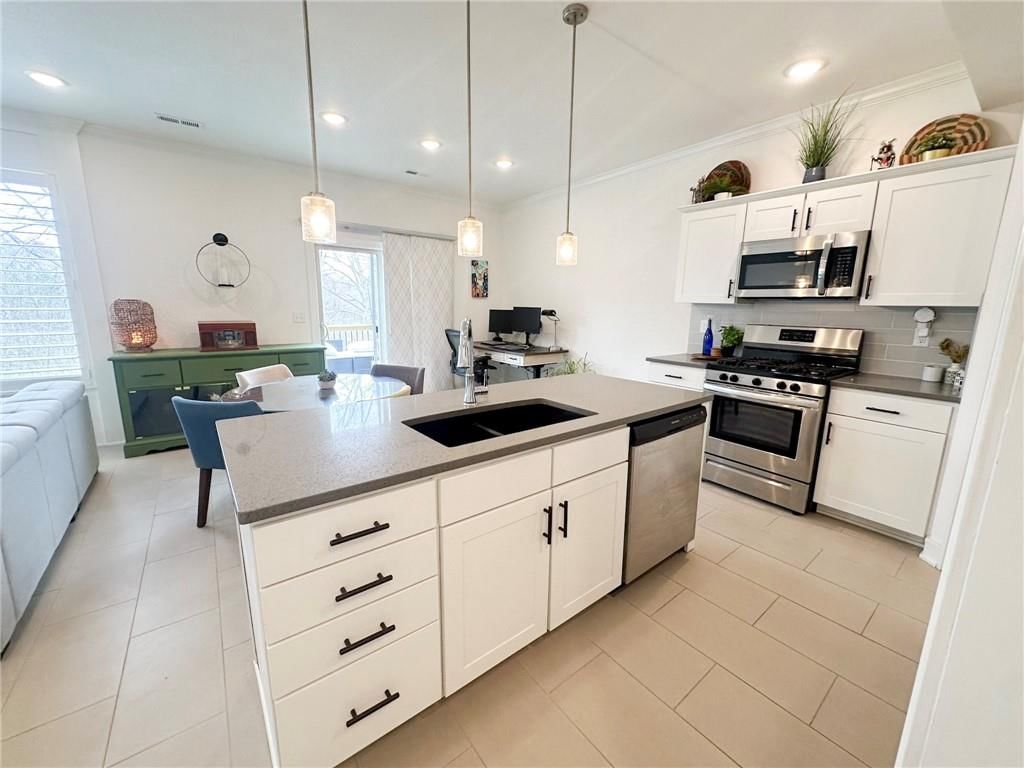 7370 Grand Slam Street — photo 11