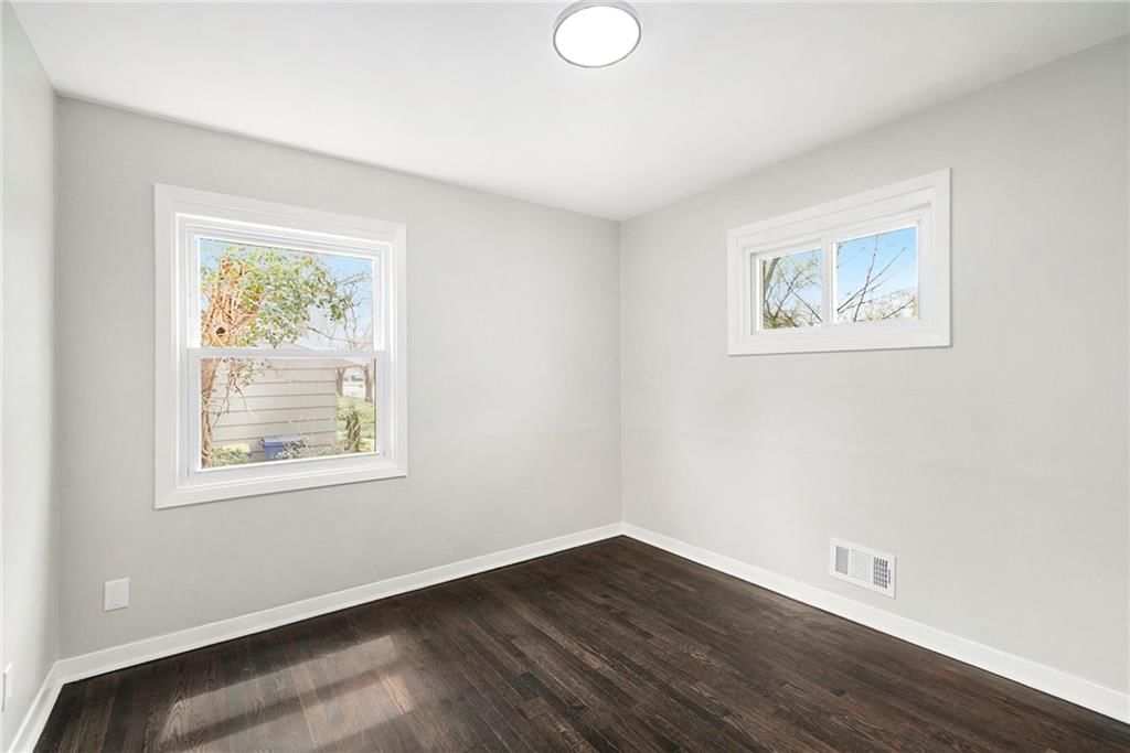 7143 Lowell Avenue — photo 10