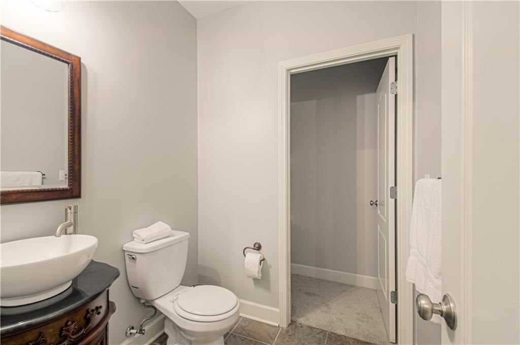 105 E 125th Terrace — photo 36