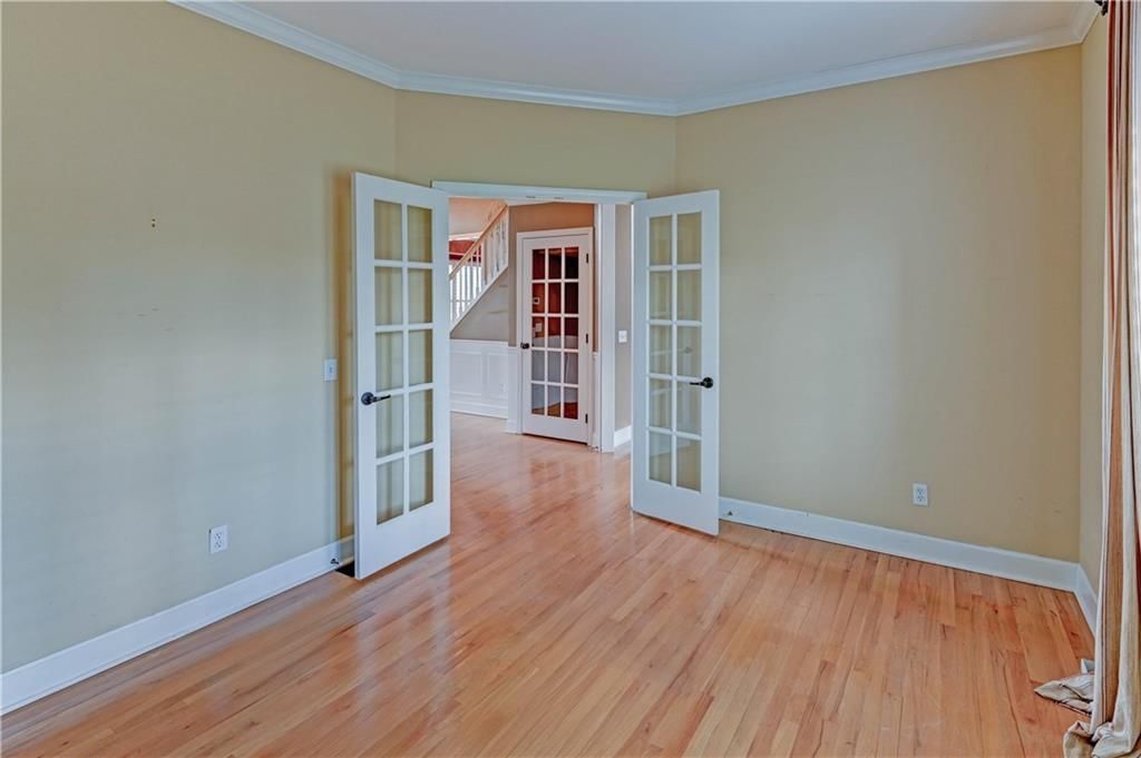 14557 Windsor Street — photo 27