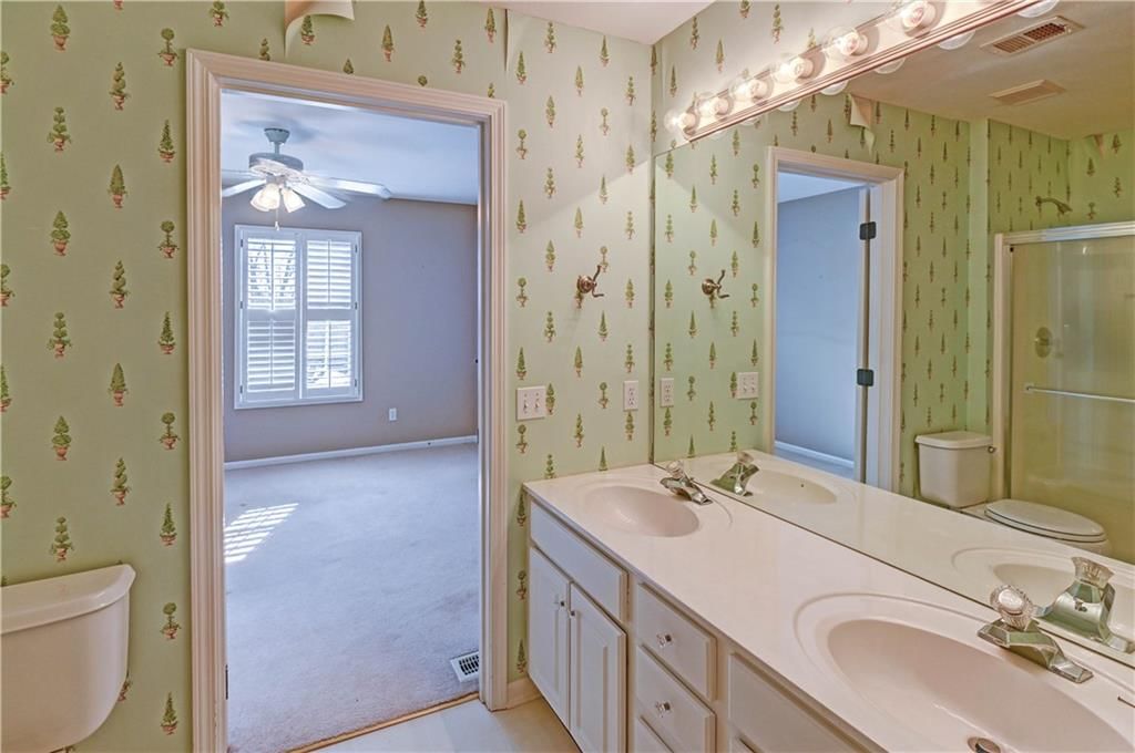14557 Windsor Street — photo 35