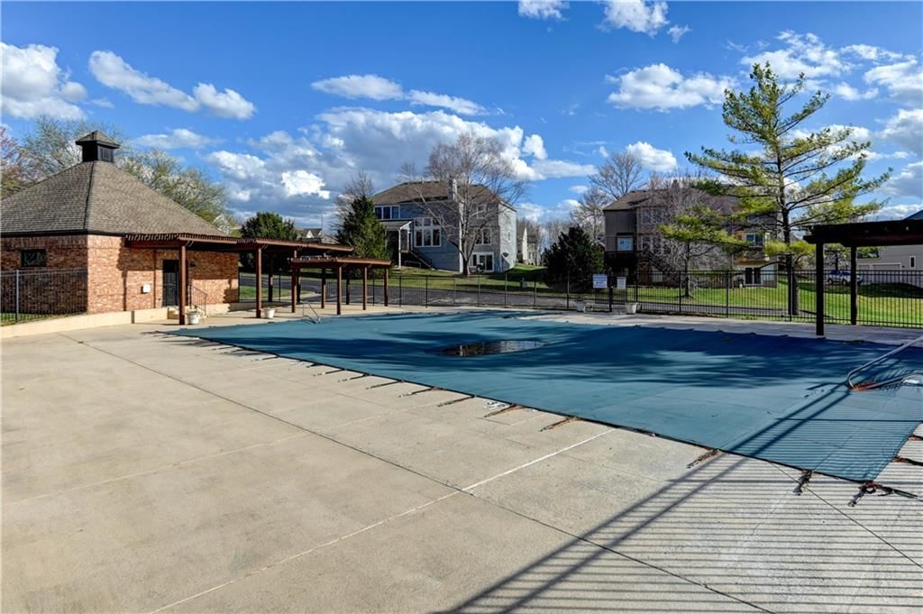 14557 Windsor Street — photo 60