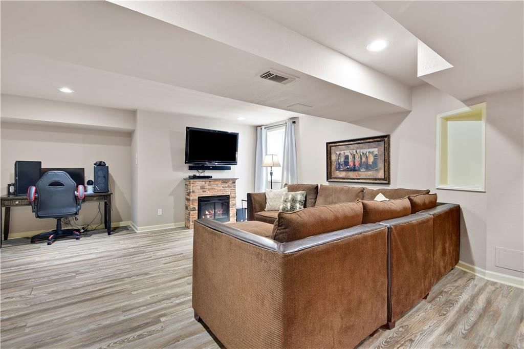 12123 S Clinton Street — photo 32