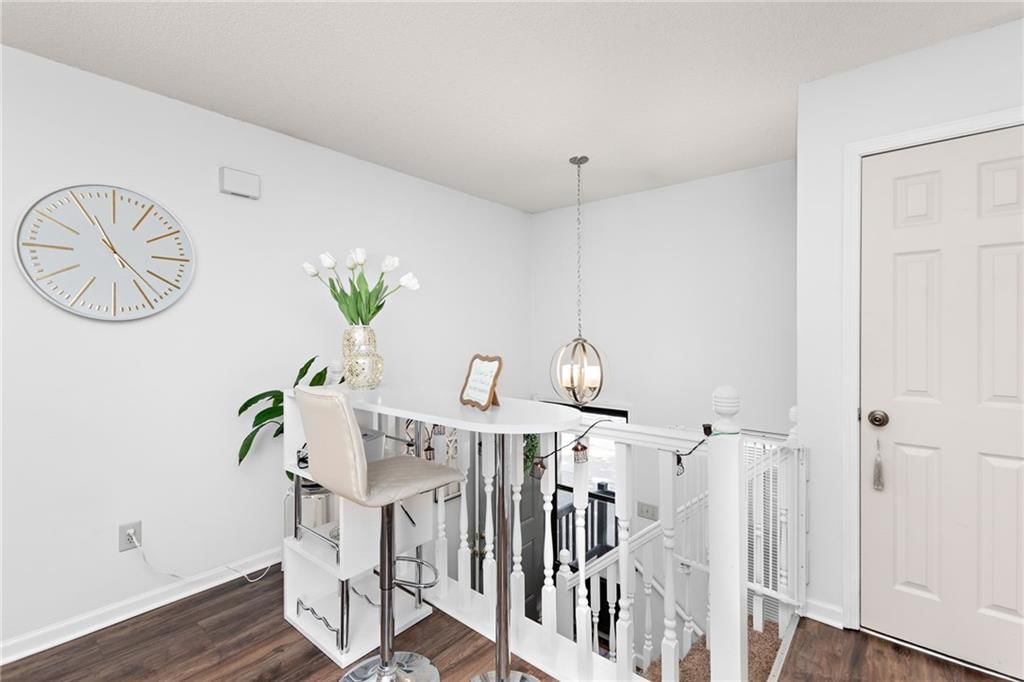 8668 N Hull Avenue — photo 7
