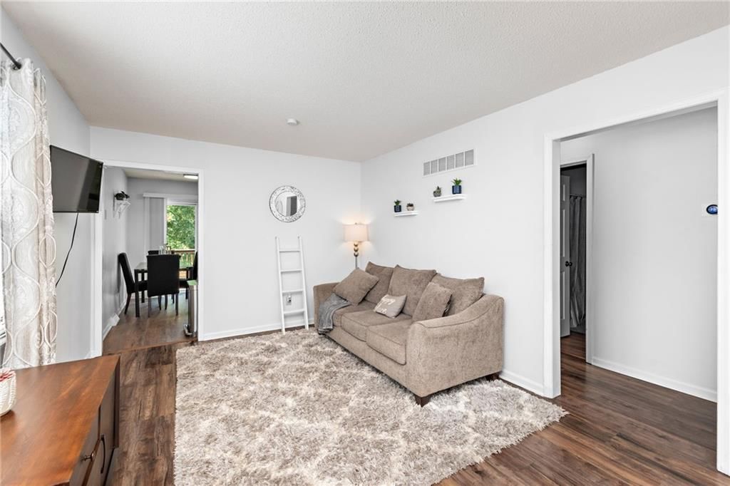 8668 N Hull Avenue — photo 9
