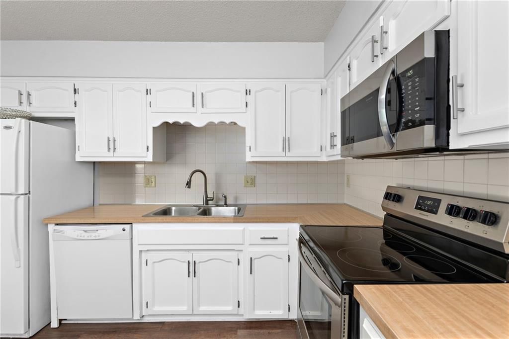 8668 N Hull Avenue — photo 12