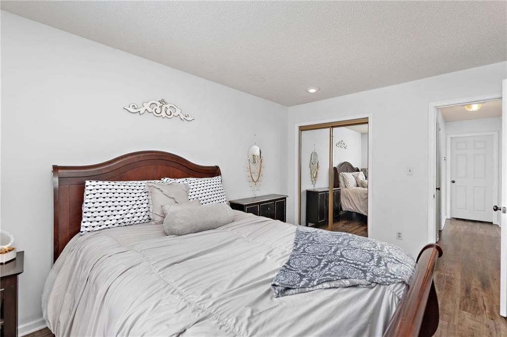 8668 N Hull Avenue — photo 16