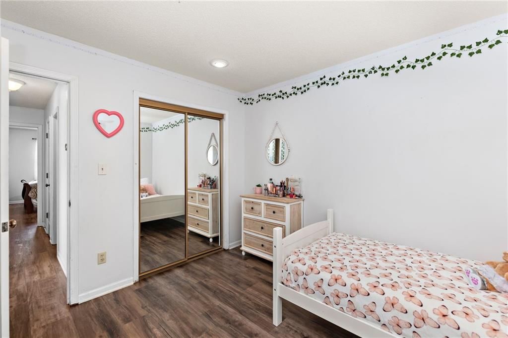 8668 N Hull Avenue — photo 19