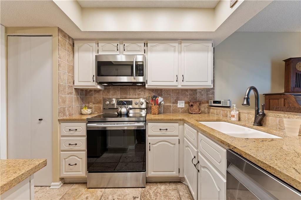 10558 FOSTER Street — photo 10