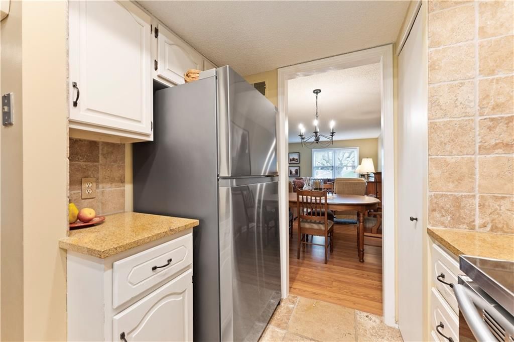 10558 FOSTER Street — photo 11