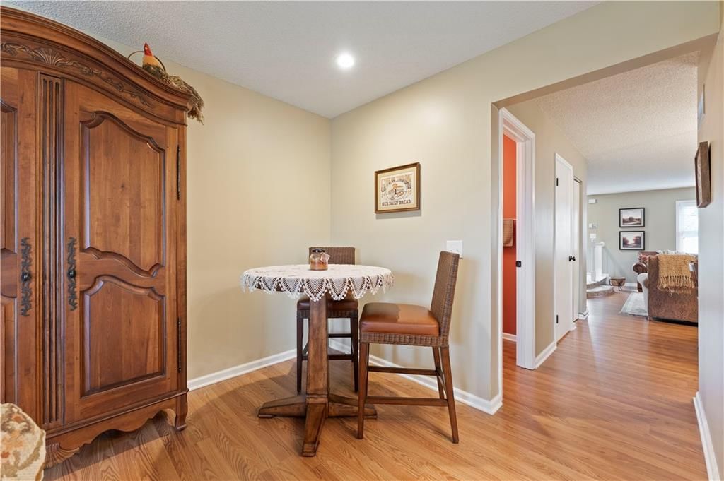 10558 FOSTER Street — photo 15